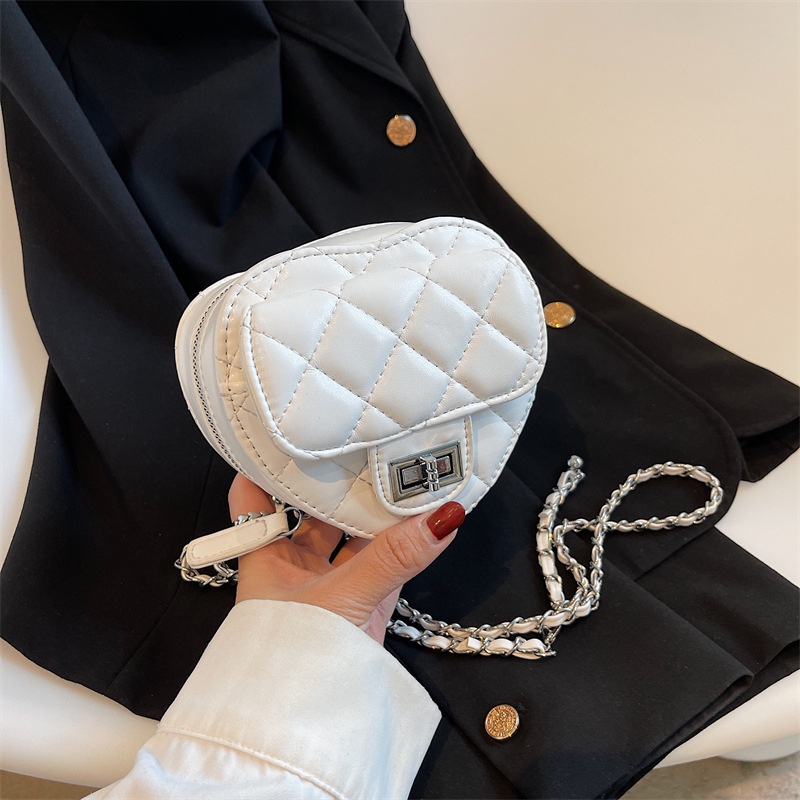 Túi Đeo Vai Hình Trái Tim Phối Dây Xích Thời Trang Mùa Hè 2022 Cho Nữ