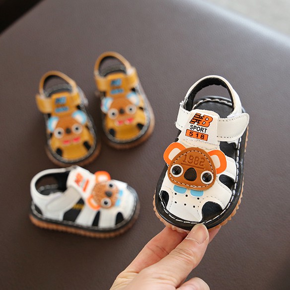 sandal giọ tập đi bé trai size 16-20 kèn chít đáng yêu