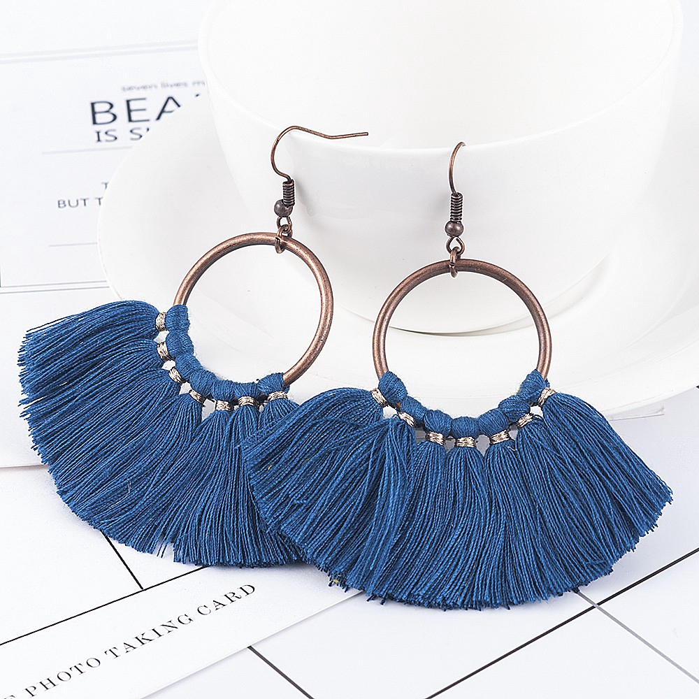 Hoa tai phối tua rua phong cách vintage hợp thời trang cho nữ