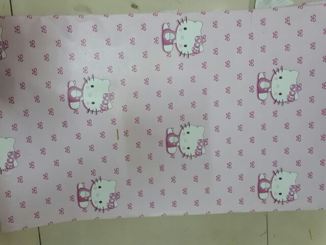 Decal giấy dán tường kitty áo hồng (khổ rộng 45cm)