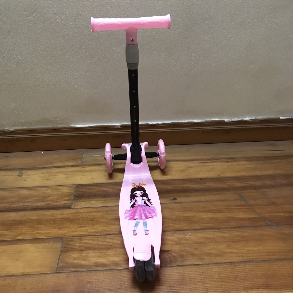 XE TRƯỢT SCOOTER MẪU 02 MỚI CÓ BÁNH XE PHÁT SÁNG MỚI, HÌNH NGỘ NGHĨNH, CHO BÉ TỪ 2-8 TUỔI