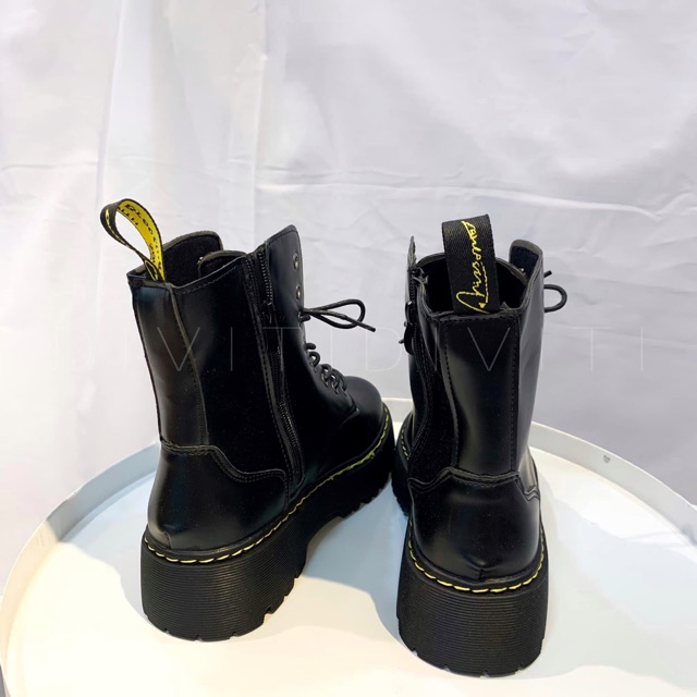 BOOT ĐEN CHỈ VÀNG