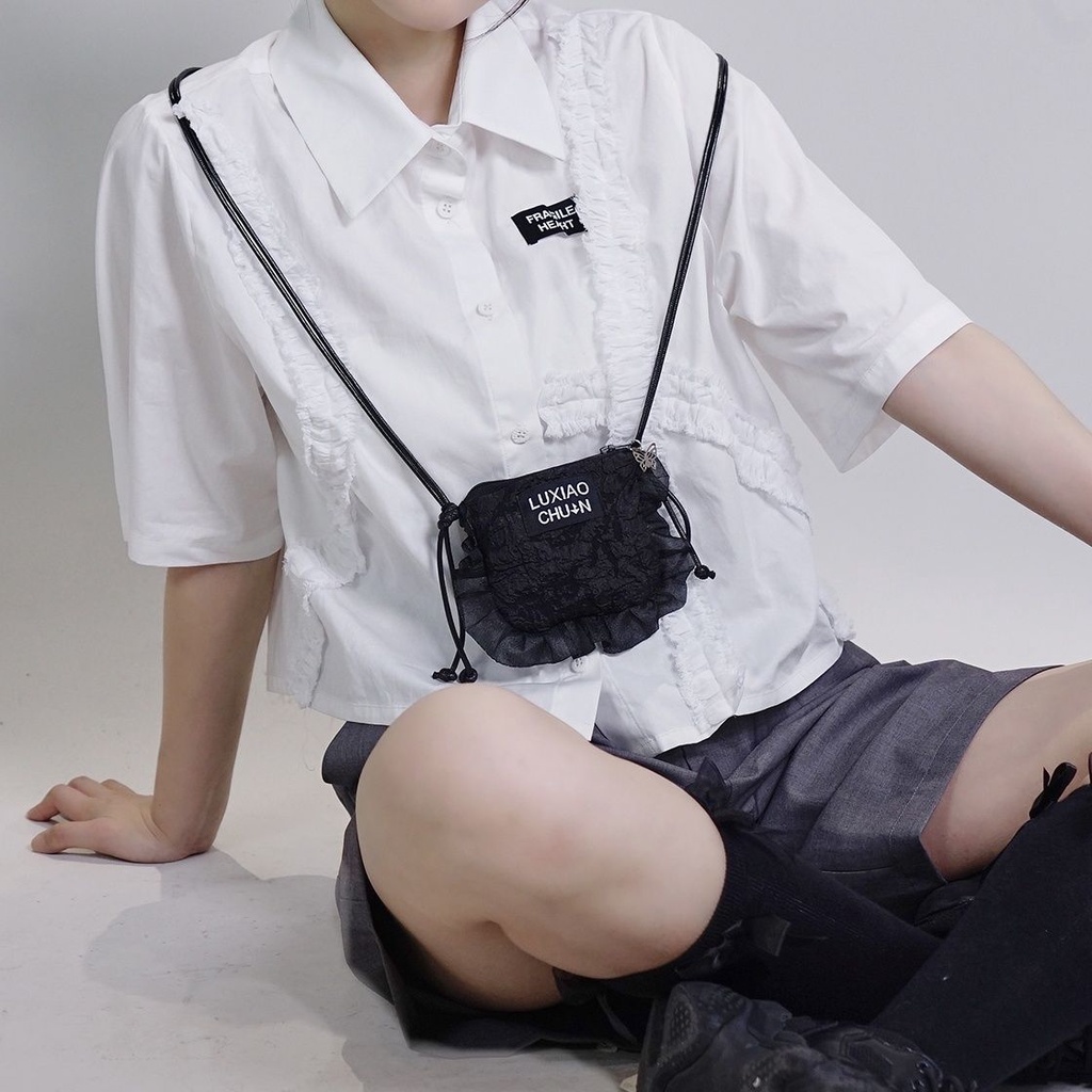 Túi Đeo Chéo Mini Màu Đen Phối Ren Kiểu Loli Dễ Thương