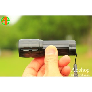 Đèn pin có thấu kính lồi
