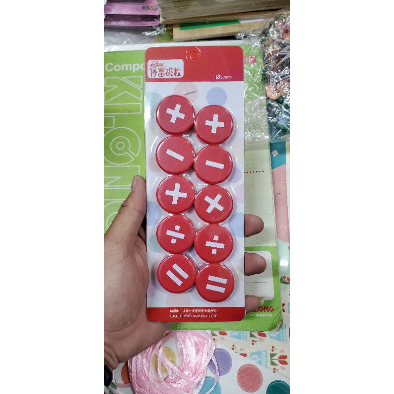 Vỉ nam châm dính bảng hình số và các phép tính