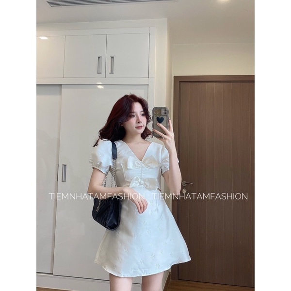 Váy tay bồng tiểu thư phối nơ cổ chữ V khoét eo