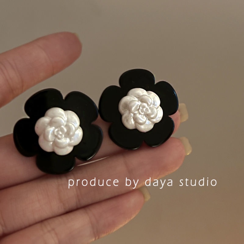 Khuyên Tai Acrylic Cao Cấp Màu Sắc Tương Phản Phong Cách Vintage Pháp