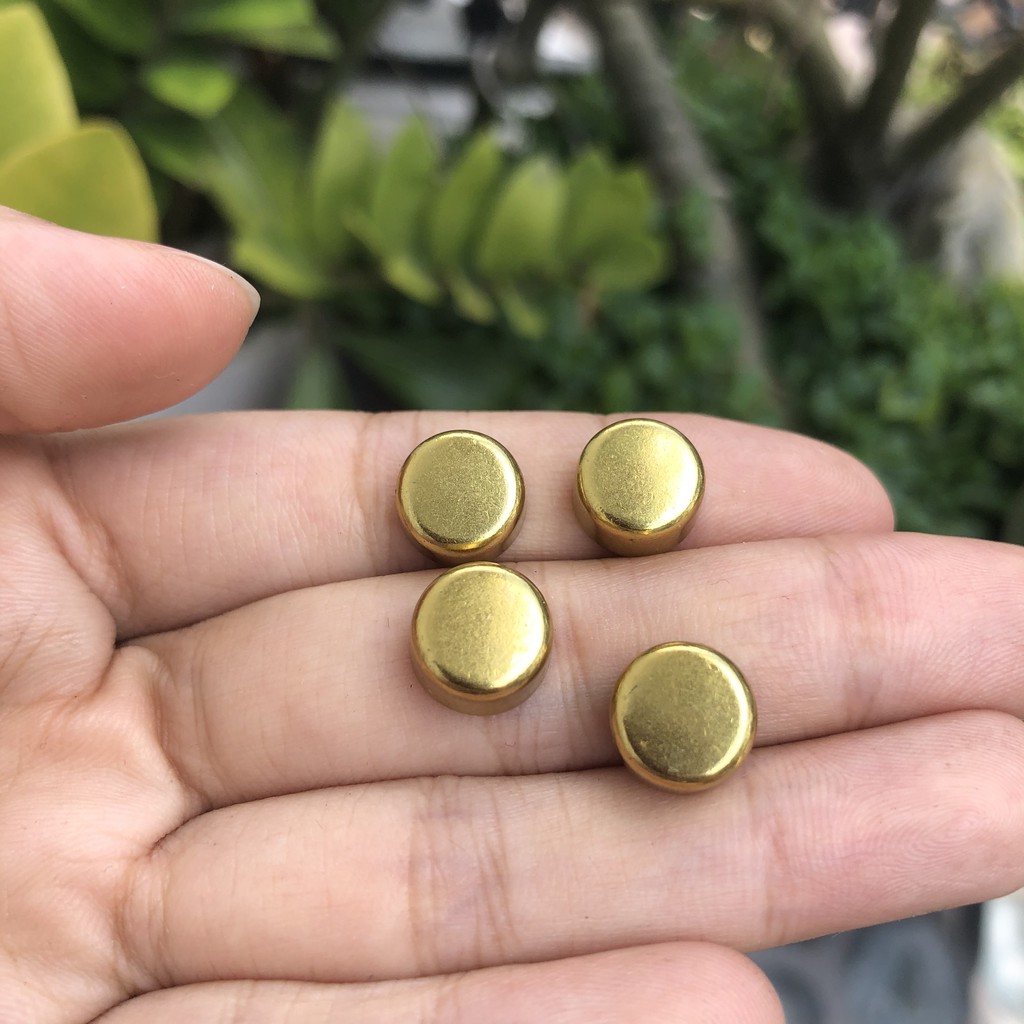 Đế ốc 10mm màu vàng cổ 28k/ bộ 4 cái