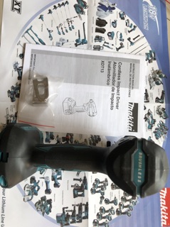 MÁY BẮT VÍT MAKITA XDT13