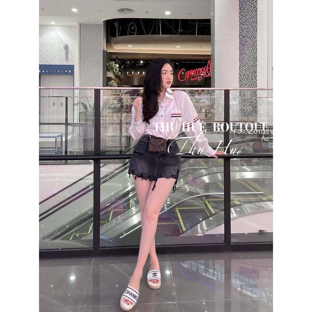 Áo sơ mi trắng một túi phối viền kẻ màu tay dài thời trang!