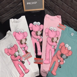 (M, L) KAWS HỒNG & NÂU (có 2 version cho màu đen & trắng) - ÁO UNISEX SIZE USA