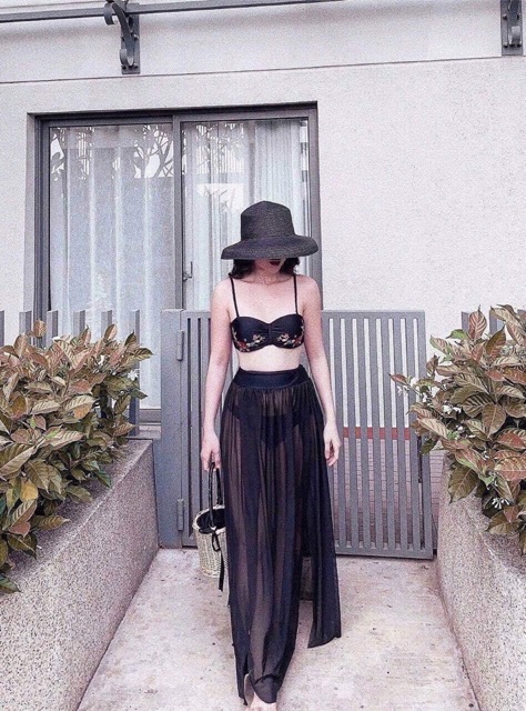 Bikini kèm voan lưới