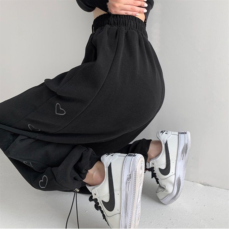 Quần Jogger Nữ Tim, Chất Thun Co Giãn, Cạp Chun, Dáng Suông 2 Màu Đen Trắng QD024