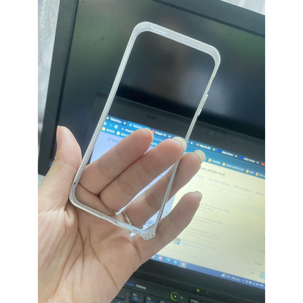 Ốp Viền Iphone SE/5/5S(tặng kèm móc khoá) - giao màu ngẫu nhiên