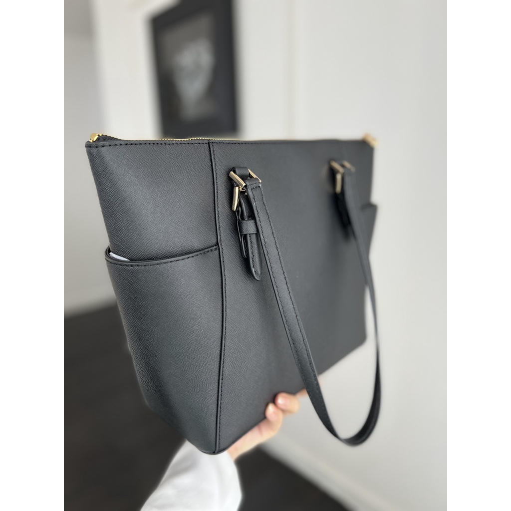 Túi xách nữ chính hãng Michael Kors CHARLOTTE  TOTE  Mẫu mới gọn đẹp nhẹ hơn mẫu cũ - Size 27-26-35cm - Màu đen dễ đeo