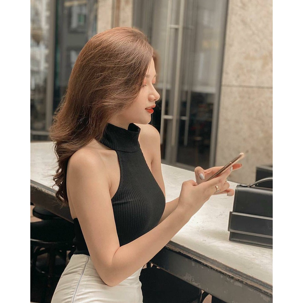 [Mã WASKT304 giảm 15% tối đa 30K đơn 99K] Áo croptop yếm cổ trụ chuẩn form by whattowear | BigBuy360 - bigbuy360.vn