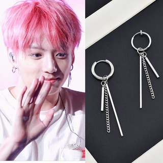 Khuyên tai nam Jungkook thả thanh cá tính
