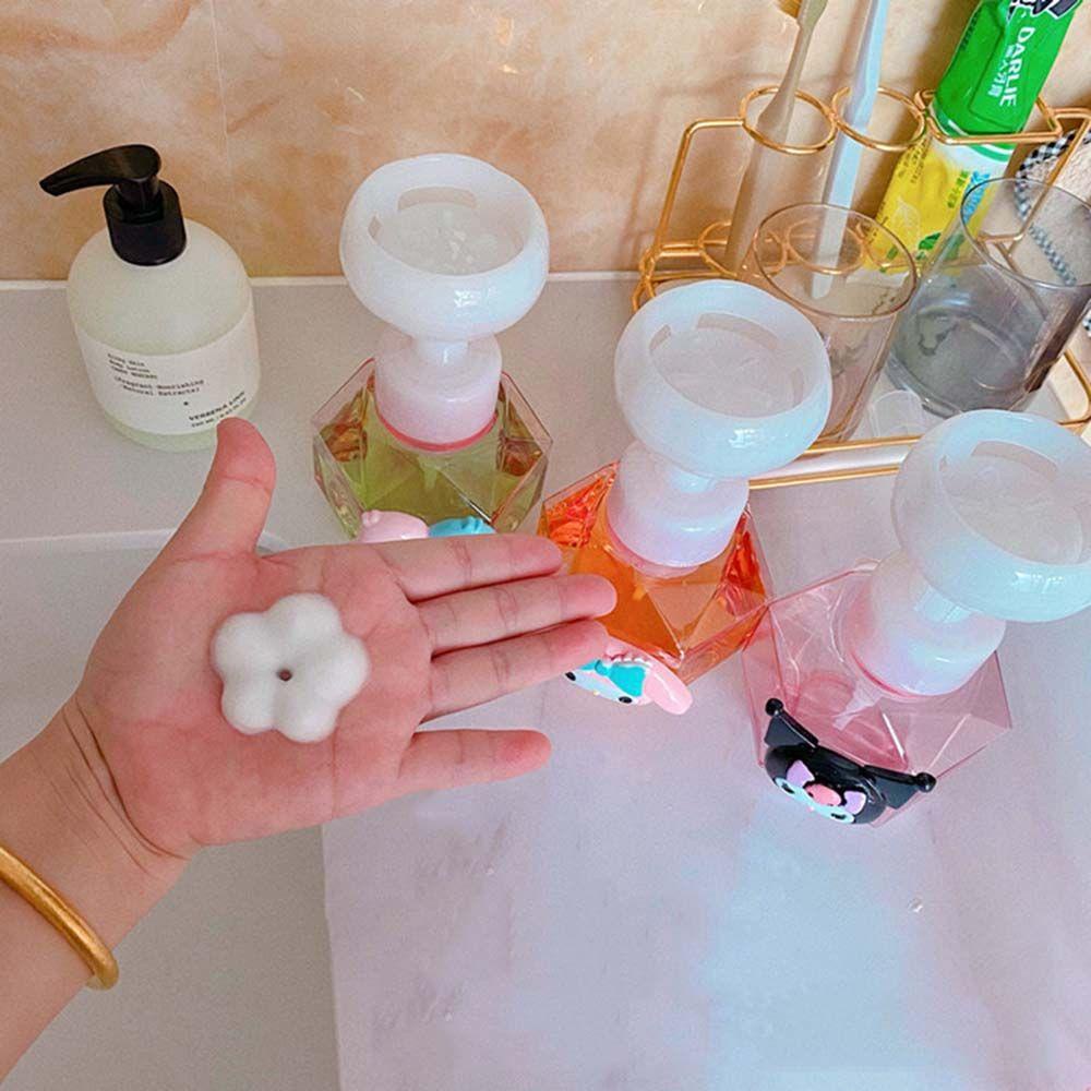 Bình Nhựa Đựng Xà Phòng Dạng Lỏng Hình Bông Hoa Sau Lưng2life