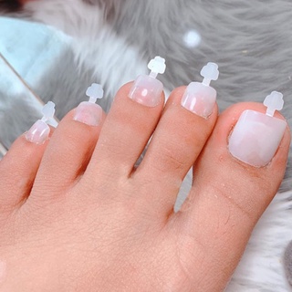 Móng úp chân fom ngắn