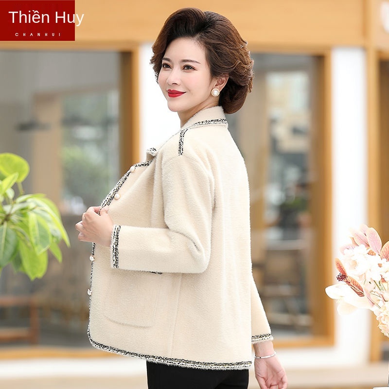 Áo khoác len mẹ 2021 new 50 tuổi cho phụ nữ trung niên và cao nhung chồn thu đông