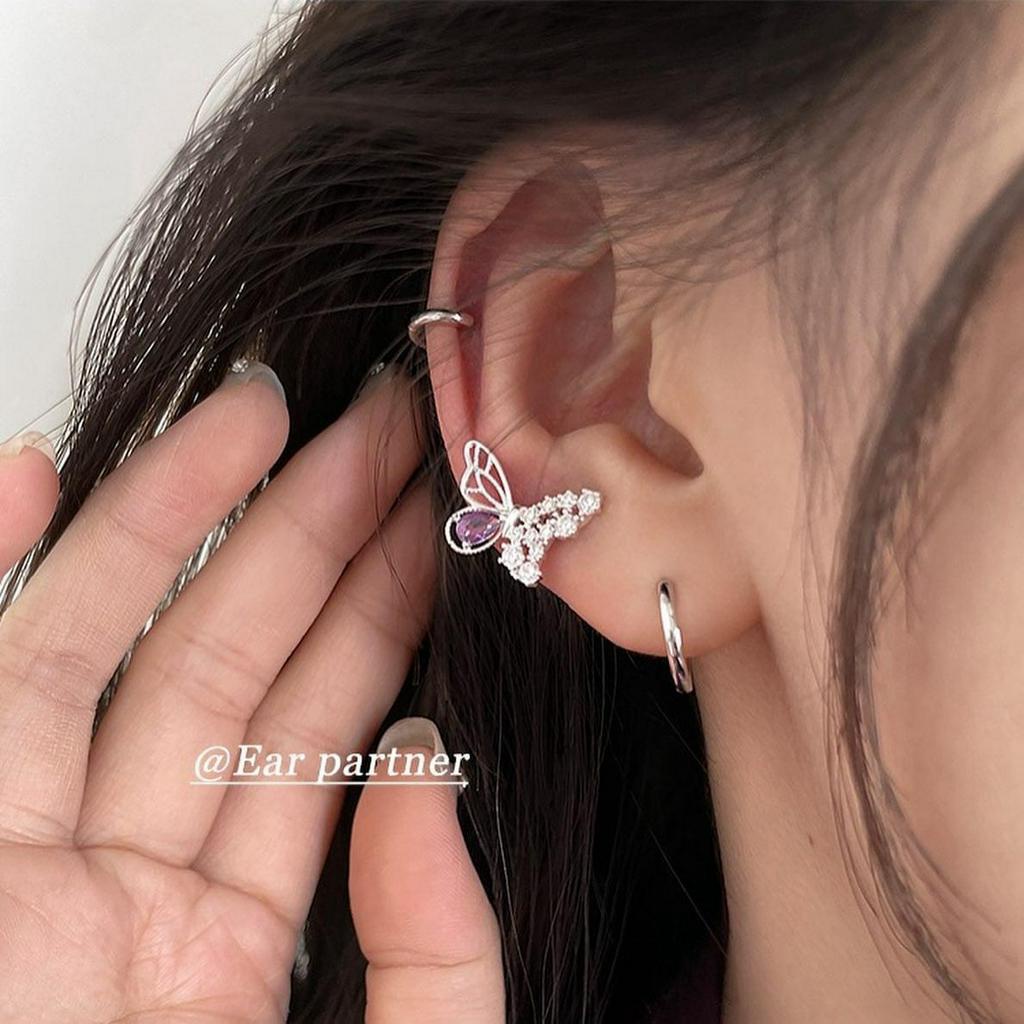 1 chiếc bông tai 30% bướ m đính đá ánh tím sang trọng