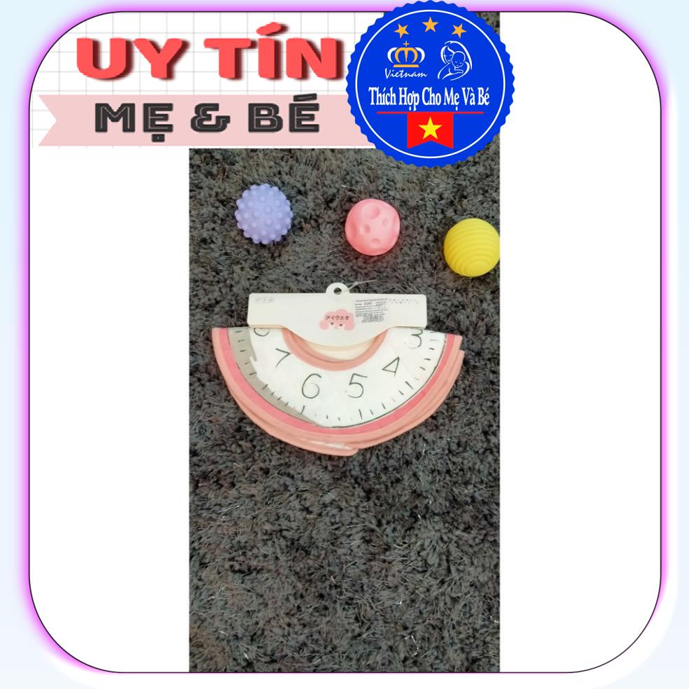 yếm ăn dặm,tạp dề cho bé hình đồng hồ (2 cái) 3247, chất liệu cotton 100% , thương hiệu Aiueo Nhật Bản