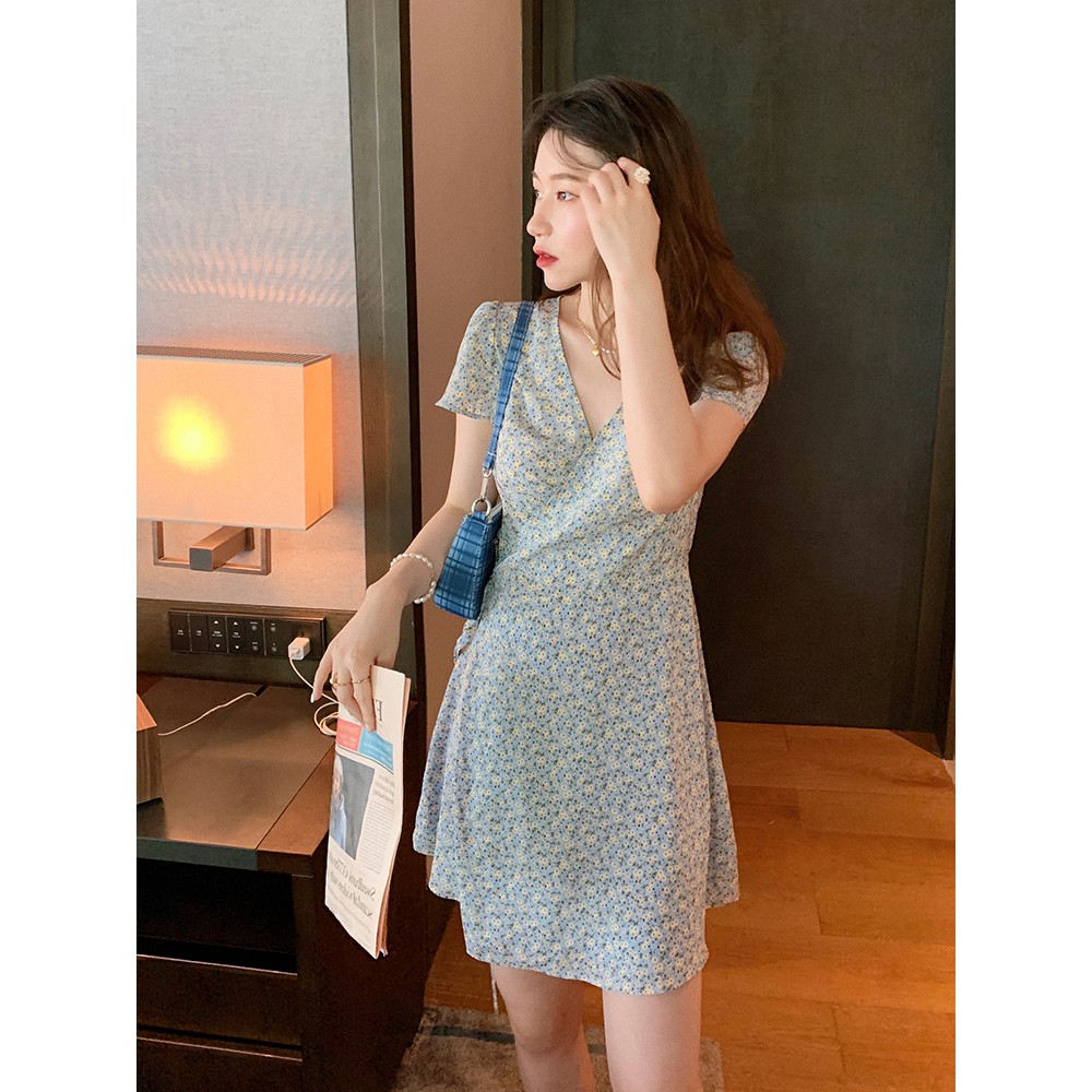 ĐẦM XANH HOA NHÍ DÁNG NGẮN VẠT CHÉO NHẸ NHÀNG TIỂU THƯ ULZZANG