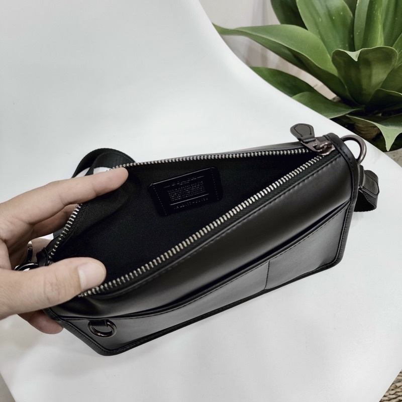 Túi đeo chéo coach Heritage tặng kèm túi nhỏ