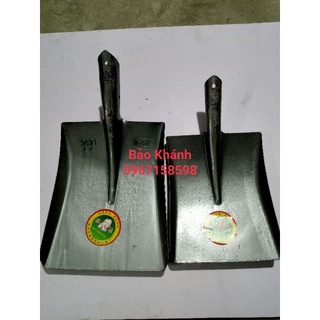 Xẻng xúc.Đào đất xây dựng.