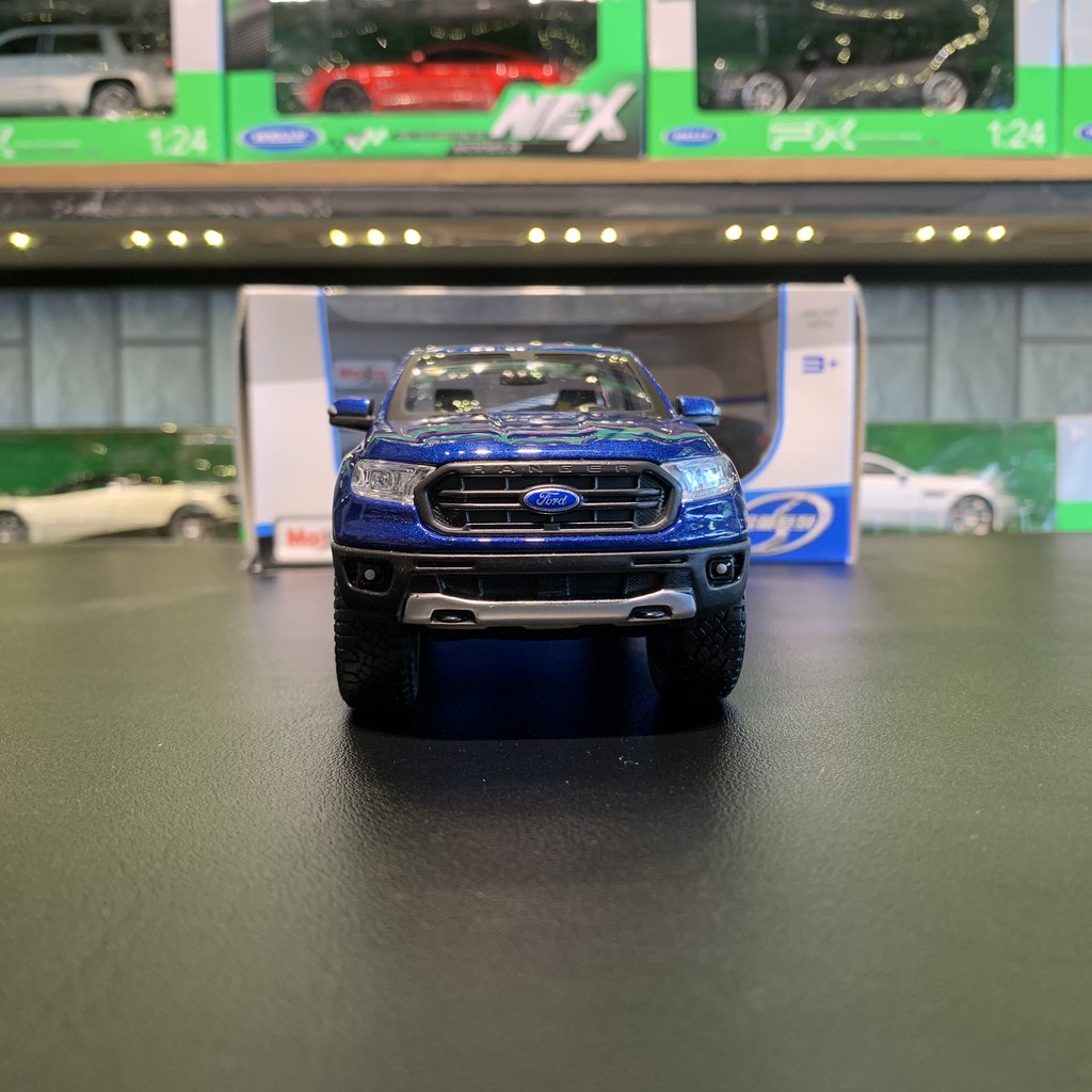 Mô hình xe bán tải Ford Ranger 2019 tỉ lệ 1:27 hãng Maisto (Cam+ Xanh)