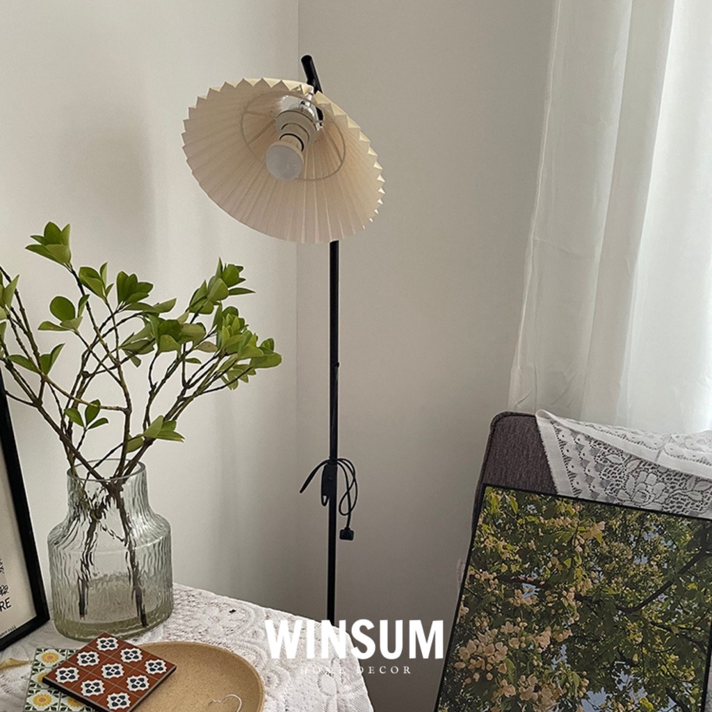 Đèn sàn phòng khách thiết kế cổ điển, chụp đèn xếp ly, ánh sáng vàng - winsum