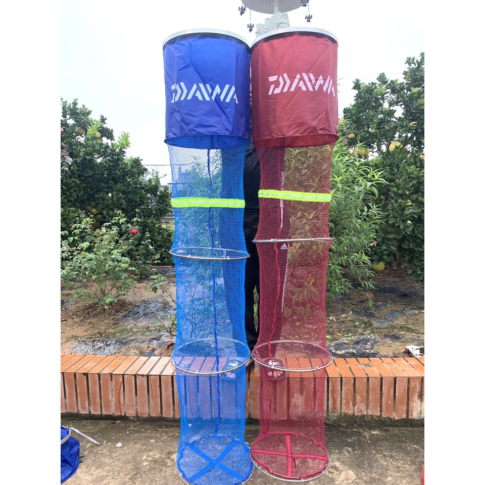Rọng Đựng Cá cao cấp DAIWA , màu đỏ và xanh , khung inox chắc chắn , chất liệu lưới viên cao su không thấm nước