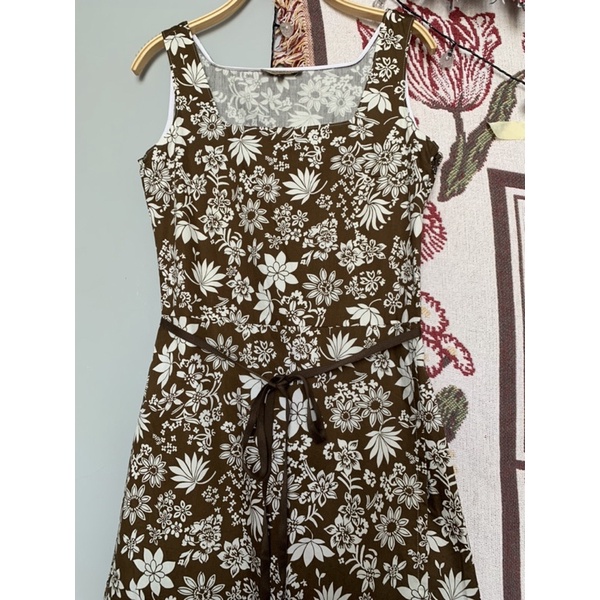 2hand Wind's Clothes 🍂 Váy xô Nhật vạt chéo dây eo hoạ tiết hoa nâu viền trắng