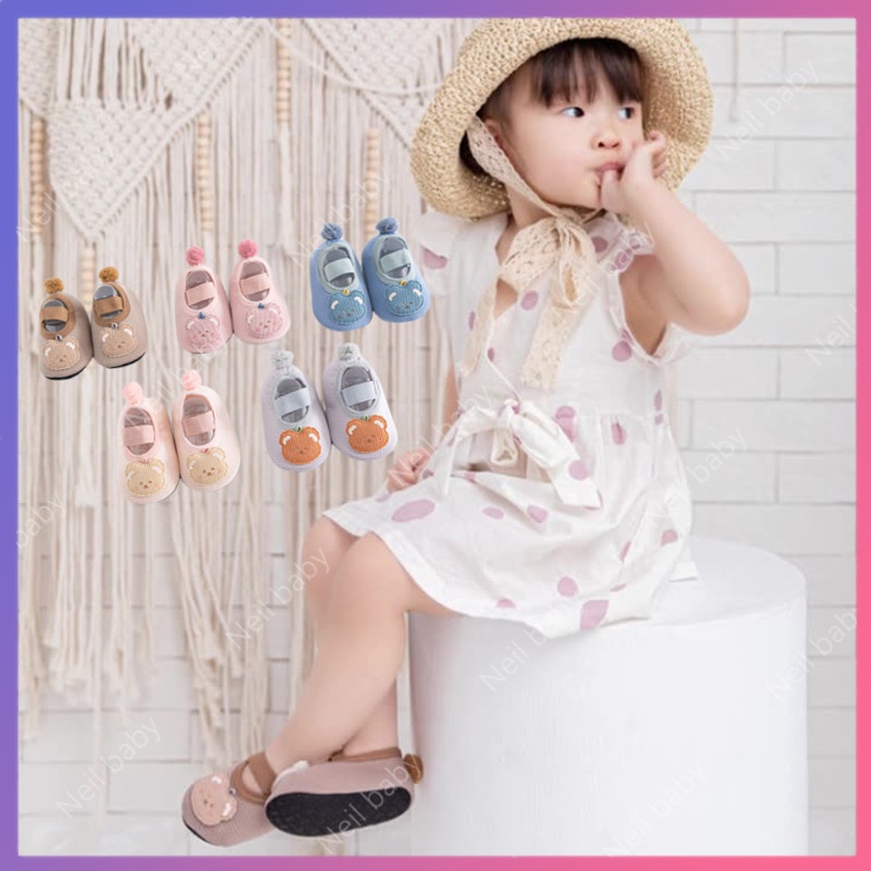 Giày Lưới Rỗng Thoáng Khí Đế Thấp Chống Trượt Nhẹ Thoải Mái Có Dây Đeo Hình Gấu Cho Trẻ Sơ Sinh