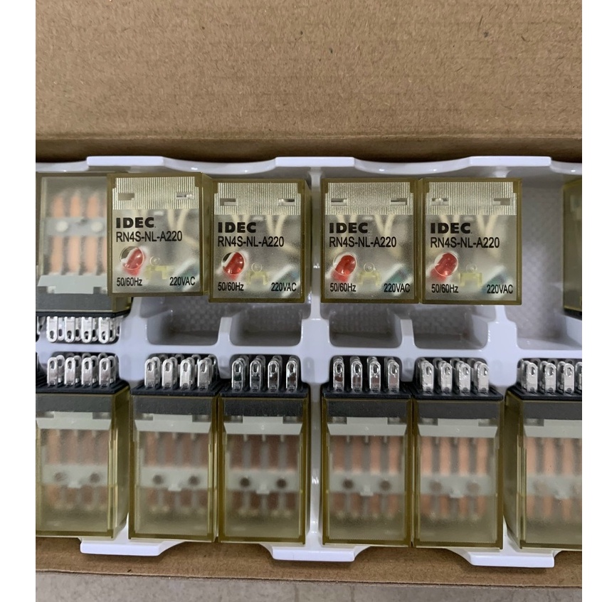 Rơle trung gian 14 chân IDEC RN4S-NL-A220 + đế