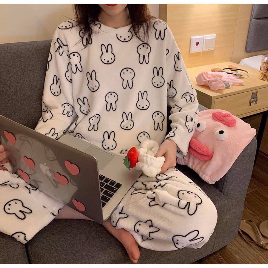 Set đồ ngủ thu đông hình thỏ cực cute | BigBuy360 - bigbuy360.vn