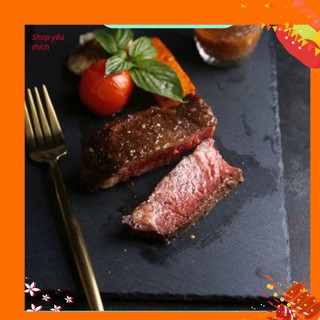 Đĩa đá đen tự nhiên chụp đồ ăn cao cấp, sang trọng