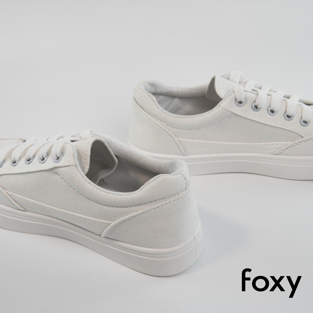 Giày Sneaker Nữ FOXY Form Dáng Vintage Màu Trắng Chất Liệu Canvas - FOX025
