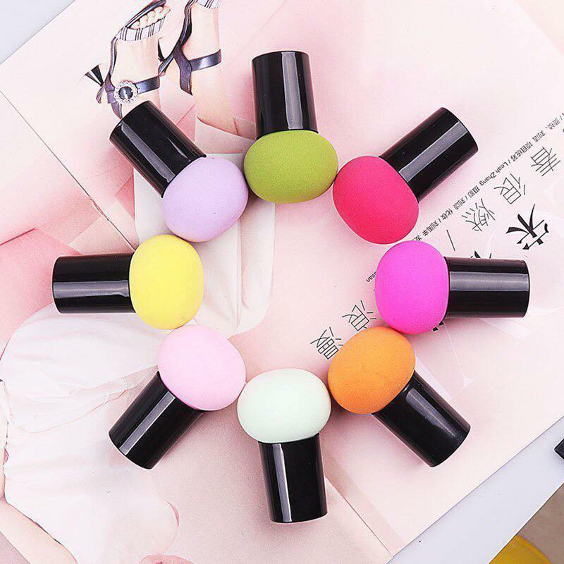 Cọ trang điểm  có nắp đậy cầm tay GDHK12
