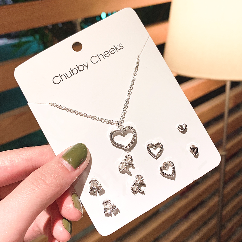 Bộ dây chuyền và khuyên tai phong cách thời trang sang trọng cho phái nữ 2021