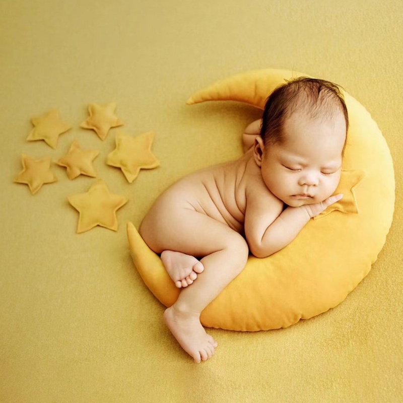 Set gối hình mặt trăng và ngôi sao làm đạo cụ chụp ảnh đáng yêu dành cho trẻ sơ sinh
