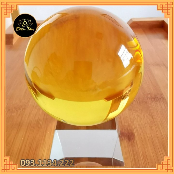 Quả cầu phong thủy pha lê màu vàng 8cm 10cm hợp mệnh Kim, mệnh Thổ đồ phong thủy trang trí