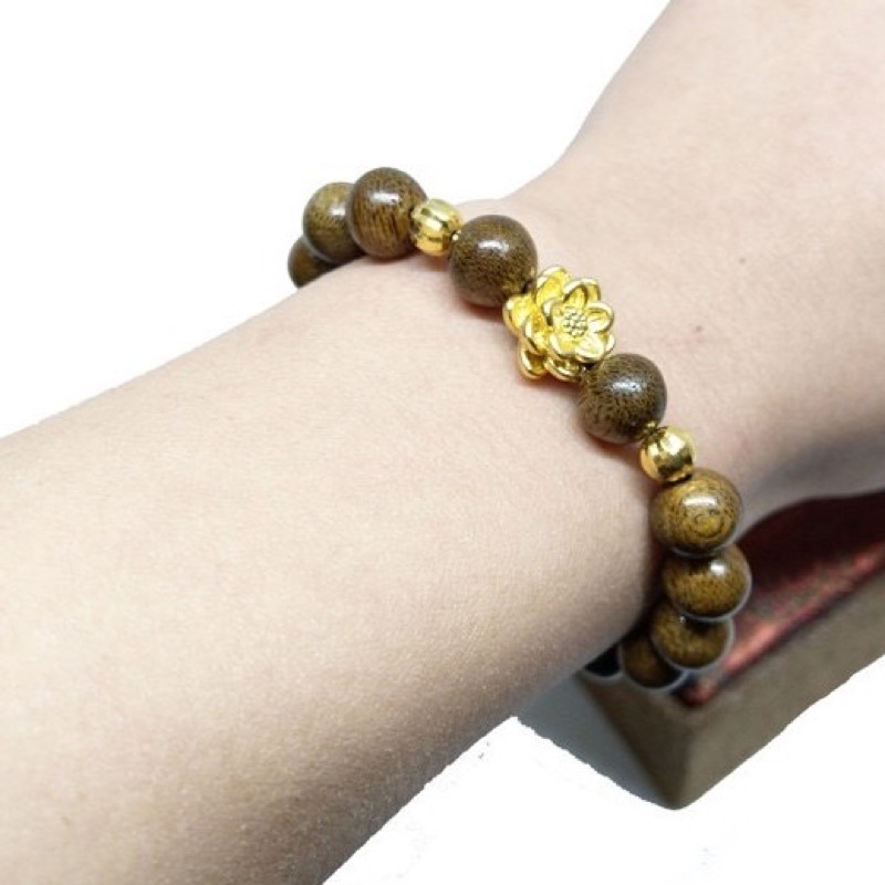 Vòng tay Trầm hương kết hợp charm bạc ta phủ vàng 24k