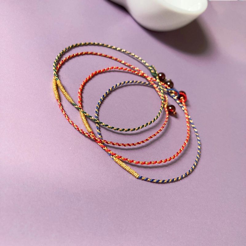 Vòng tay đan dây sợi nhỏ  ( Thông báo size cổ tay )