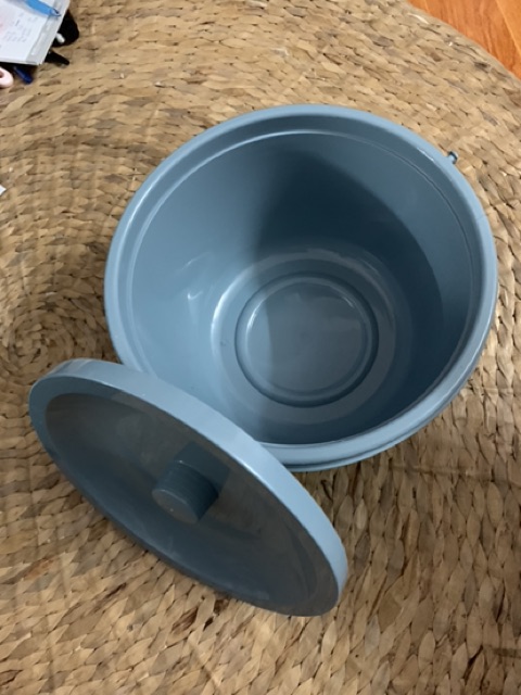 Bô vệ sinh xe lăn