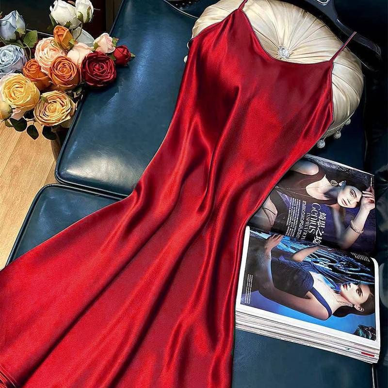 Đầm hai dây không tay dáng ôm hở lưng sành điệu cho nữ