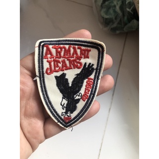 Hình logo may vào áo quần / hình may áo quần