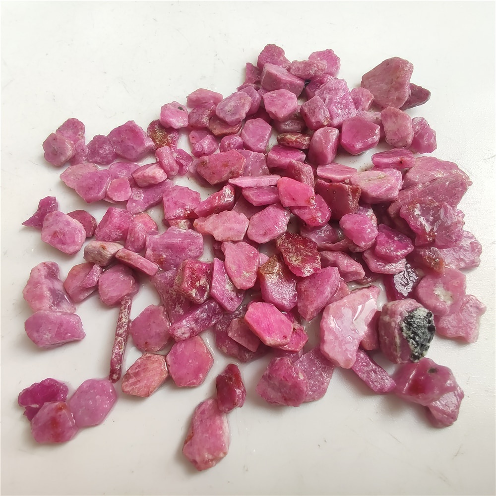 Đá Ruby Tự Nhiên Dùng Làm Trang Sức Bể Cá