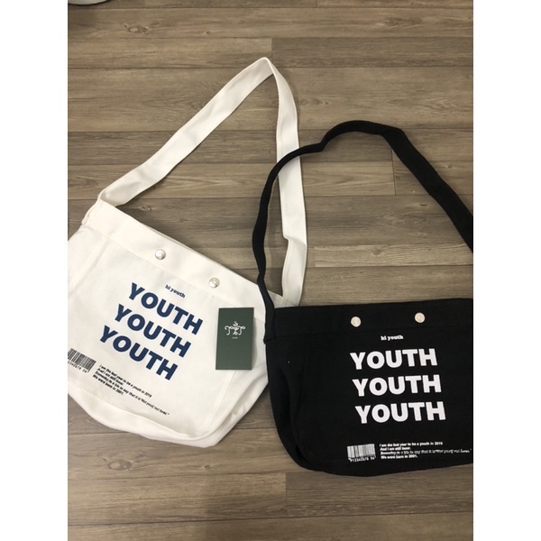 Túi đeo chéo YOUTH size nhỏ (điều chỉnh được chiều dài quai)