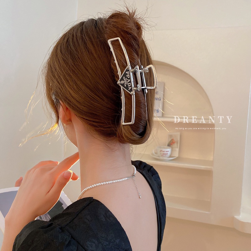 Kẹp Tóc Hình Tam Giác Bằng Kim Loại Đơn Giản Thời Trang Dễ Phối Đồ